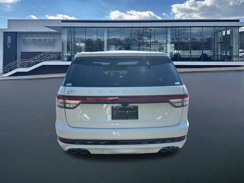 New 2026 Lincoln Aviator AWD w/ Jet Appearance Package image 7