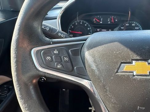 Used 2018 Chevrolet Equinox LS FWD image 22
