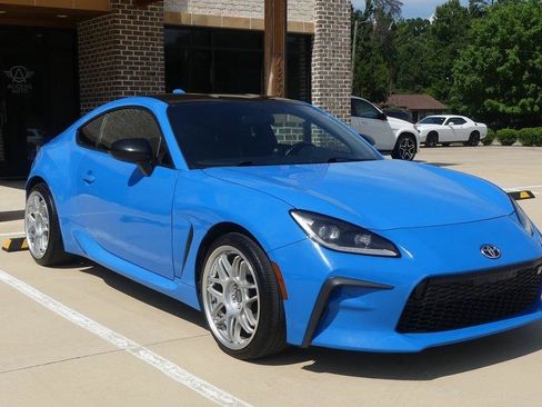 Used 2022 Toyota GR86 Premium RWD image 7