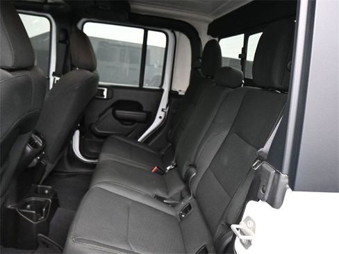 Used 2023 Jeep Gladiator Sport image 21