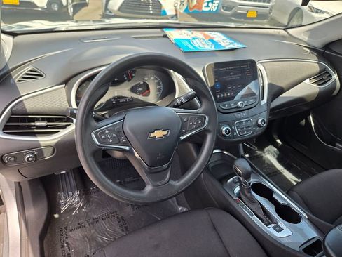 Used 2024 Chevrolet Malibu LT FWD image 6