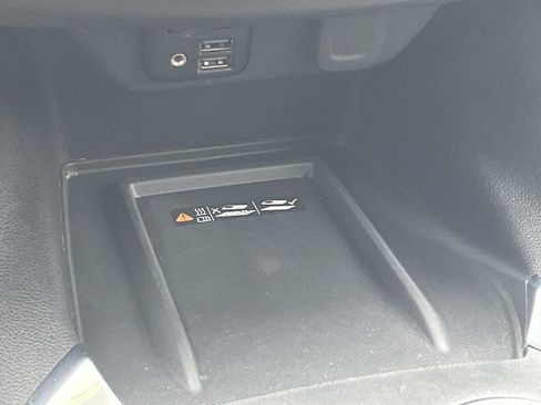 Used 2023 Chevrolet Traverse LT w/ LT Premium Package image 24