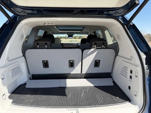 Used 2026 GMC Acadia Denali w/ Super Cruise Package image 12