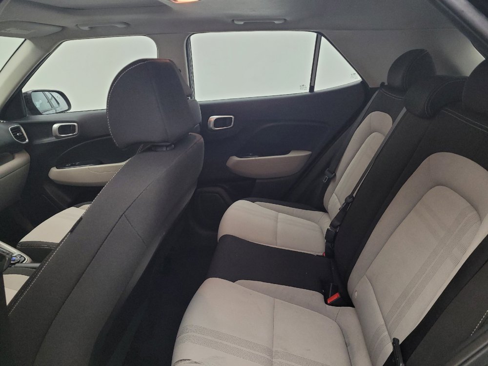 Used 2023 Hyundai Venue SEL FWD image 18