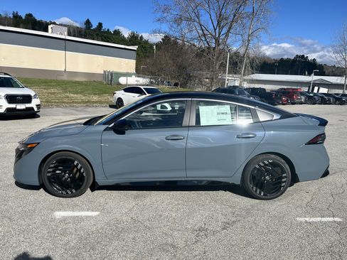 New 2026 Nissan Sentra SR w/ SR Premium Package FWD image 4