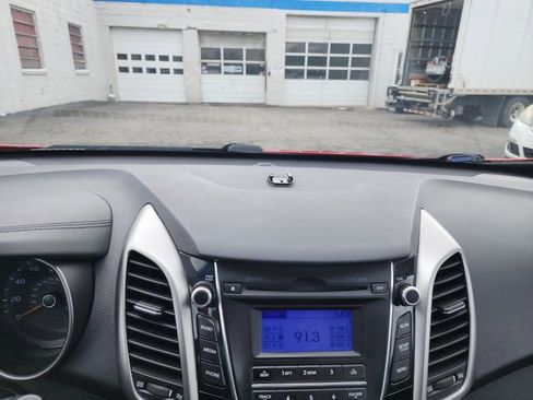 Used 2013 Hyundai Elantra GT w/ Style Pkg FWD image 24