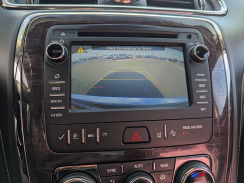 Used 2015 Buick Enclave Leather w/ Trailering Package image 31