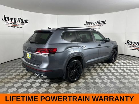 Used 2023 Volkswagen Atlas SE w/ Panoramic Sunroof Package FWD image 6