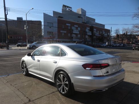 Used 2020 Volkswagen Passat 2.0T SEL image 5
