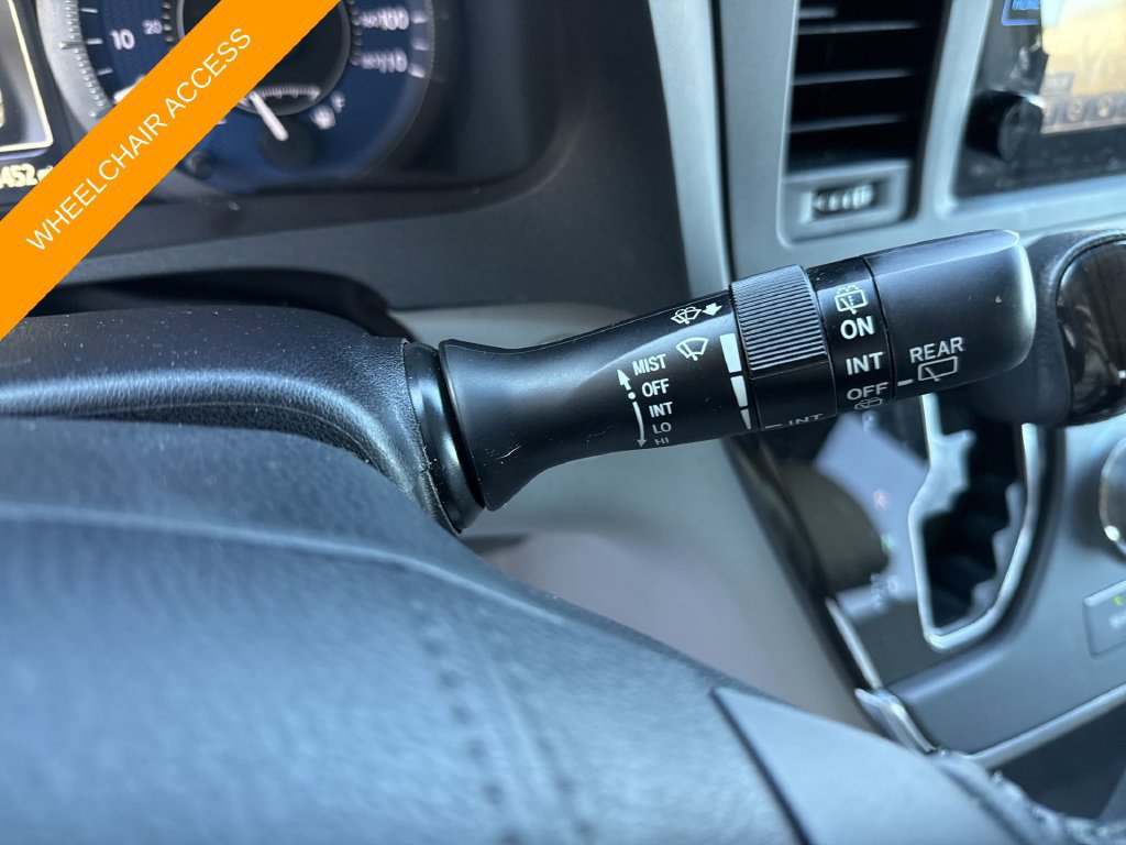 Used 2017 Toyota Sienna XLE Premium FWD image 22