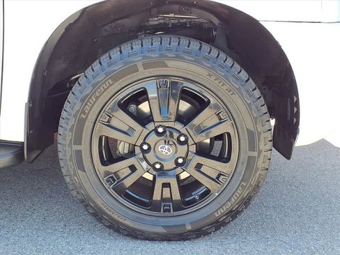 Used 2018 Toyota Sequoia TRD Sport AWD/4WD image 7