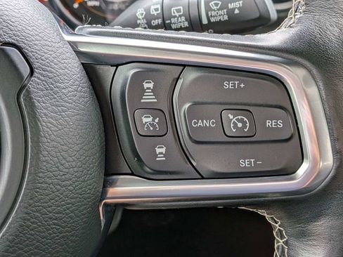 Used 2019 Jeep Wrangler Unlimited Sahara AWD/4WD image 25