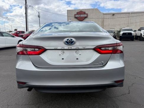 Used 2022 Toyota Camry LE FWD image 4