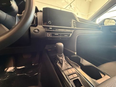 Used 2025 Toyota Camry LE image 40