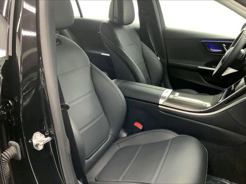 Used 2023 Mercedes-Benz C 300 Sedan image 7