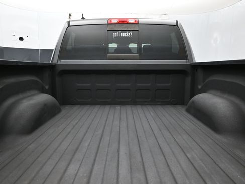 Used 2017 RAM 1500 Limited image 7