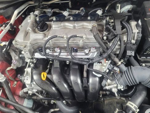 Used 2021 Toyota Corolla LE FWD image 30