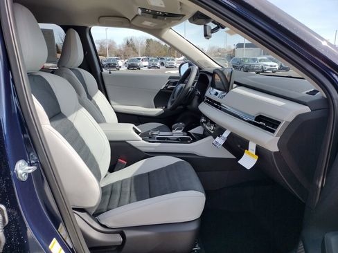 New 2026 Mitsubishi Outlander SE image 11