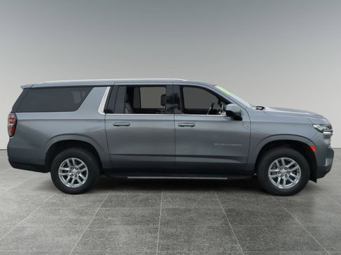 Used 2022 Chevrolet Suburban LT image 6