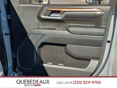 Used 2024 Chevrolet Silverado 1500 LT Trail Boss w/ Dark Appearance Package AWD/4WD image 30