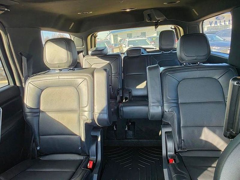 Used 2023 Lincoln Navigator Reserve AWD/4WD image 9