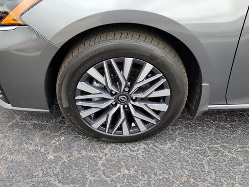 Certified 2023 Nissan Altima 2.5 SV AWD/4WD image 4