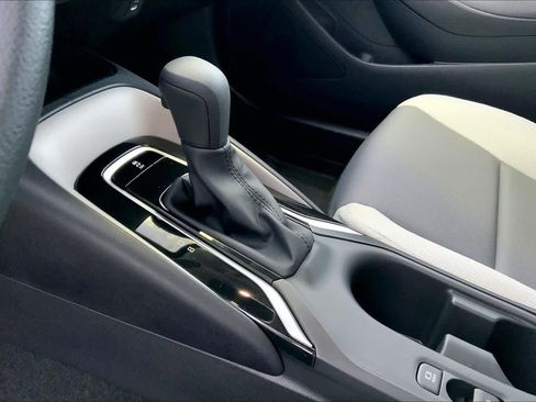 Used 2026 Toyota Corolla LE image 16