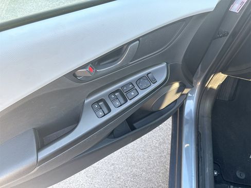 Used 2020 Hyundai Kona SEL Plus image 17