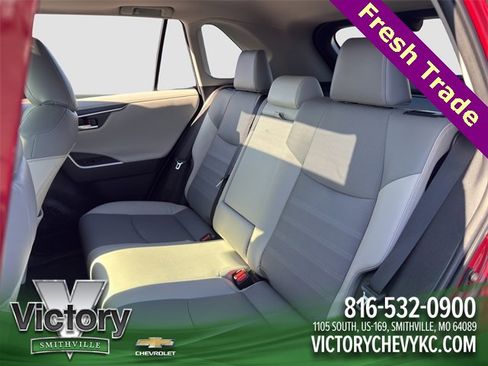 Used 2021 Toyota RAV4 Limited image 13