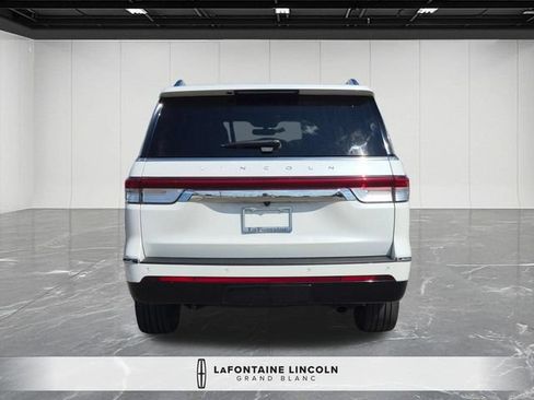 Certified 2024 Lincoln Navigator Reserve AWD/4WD image 4