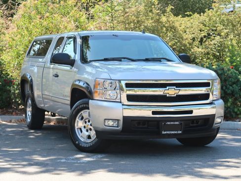 Used 2010 Chevrolet Silverado 1500 LT w/ Power Pack Plus RWD image 2