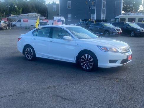 Used 2015 Honda Accord Hybrid Sedan image 6