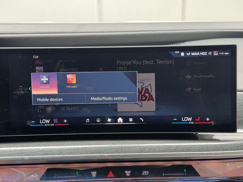 Used 2023 BMW i7 xDrive60 AWD/4WD image 29
