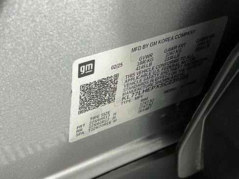 Used 2025 Chevrolet Trax LT w/ LT Convenience Package image 35