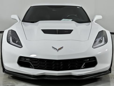 Used 2016 Chevrolet Corvette Z06 w/ 3LZ Preferred Equipment Group image 5