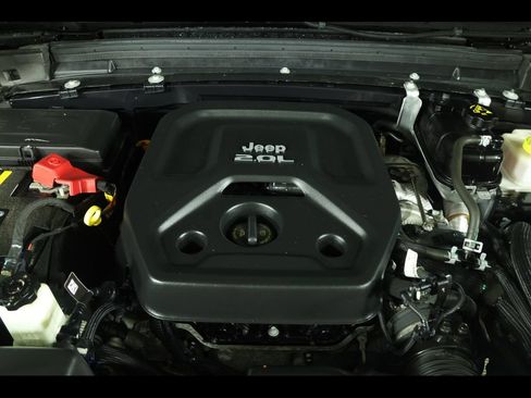 Used 2023 Jeep Wrangler Unlimited Sahara w/ Cold Weather Group AWD/4WD image 19