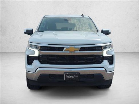 Used 2022 Chevrolet Silverado 1500 LT AWD/4WD image 2
