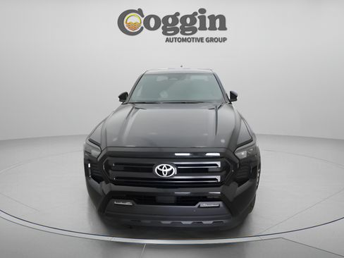Used 2025 Toyota Tacoma SR5 AWD/4WD image 31