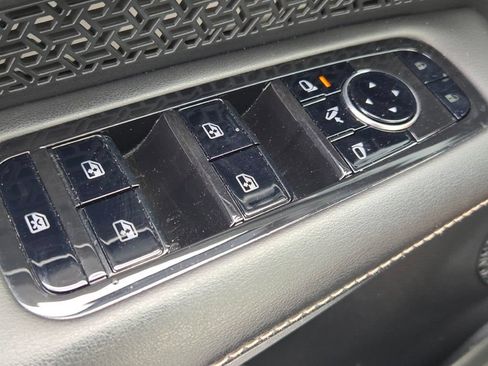 Used 2024 Nissan Ariya AWD image 27