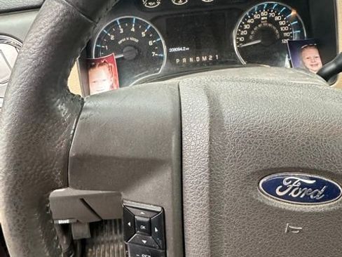 Used 2011 Ford F150 XLT w/ XLT Chrome Pkg image 15