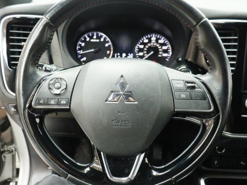 Used 2020 Mitsubishi Outlander LE FWD image 10