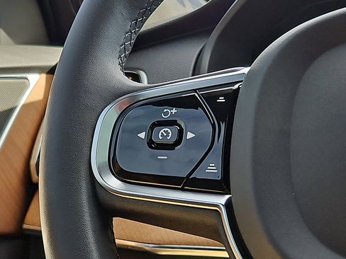 Certified 2023 Volvo XC90 B6 Plus w/ Protection Package Premier image 22