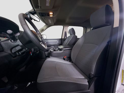 Used 2022 RAM 1500 Classic SLT image 21