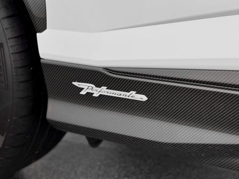 Used 2024 Lamborghini Urus Performante image 44