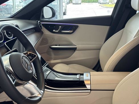 Used 2025 Mercedes-Benz C 300 Sedan image 14