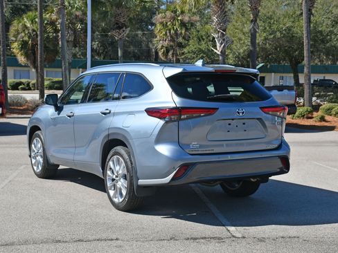 Used 2020 Toyota Highlander Limited image 4