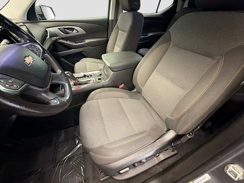 Used 2019 Chevrolet Traverse LT image 11