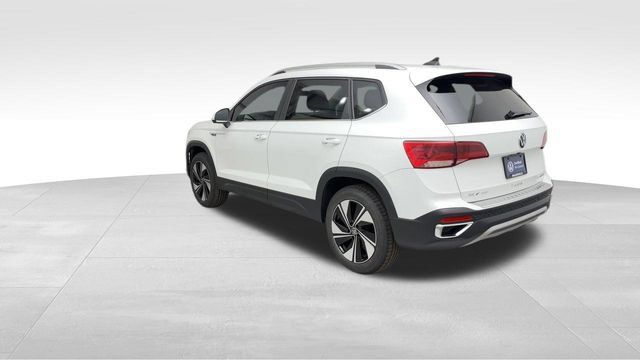 Certified 2024 Volkswagen Taos SE AWD/4WD image 5