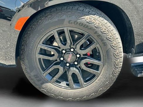 Used 2023 GMC Yukon AT4 w/ AT4 Premium Plus Package image 35