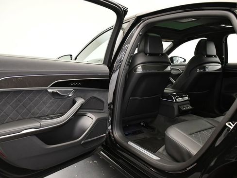 Used 2025 Audi S8 image 39